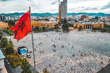 11 يوم لاكتشاف ألبانيا